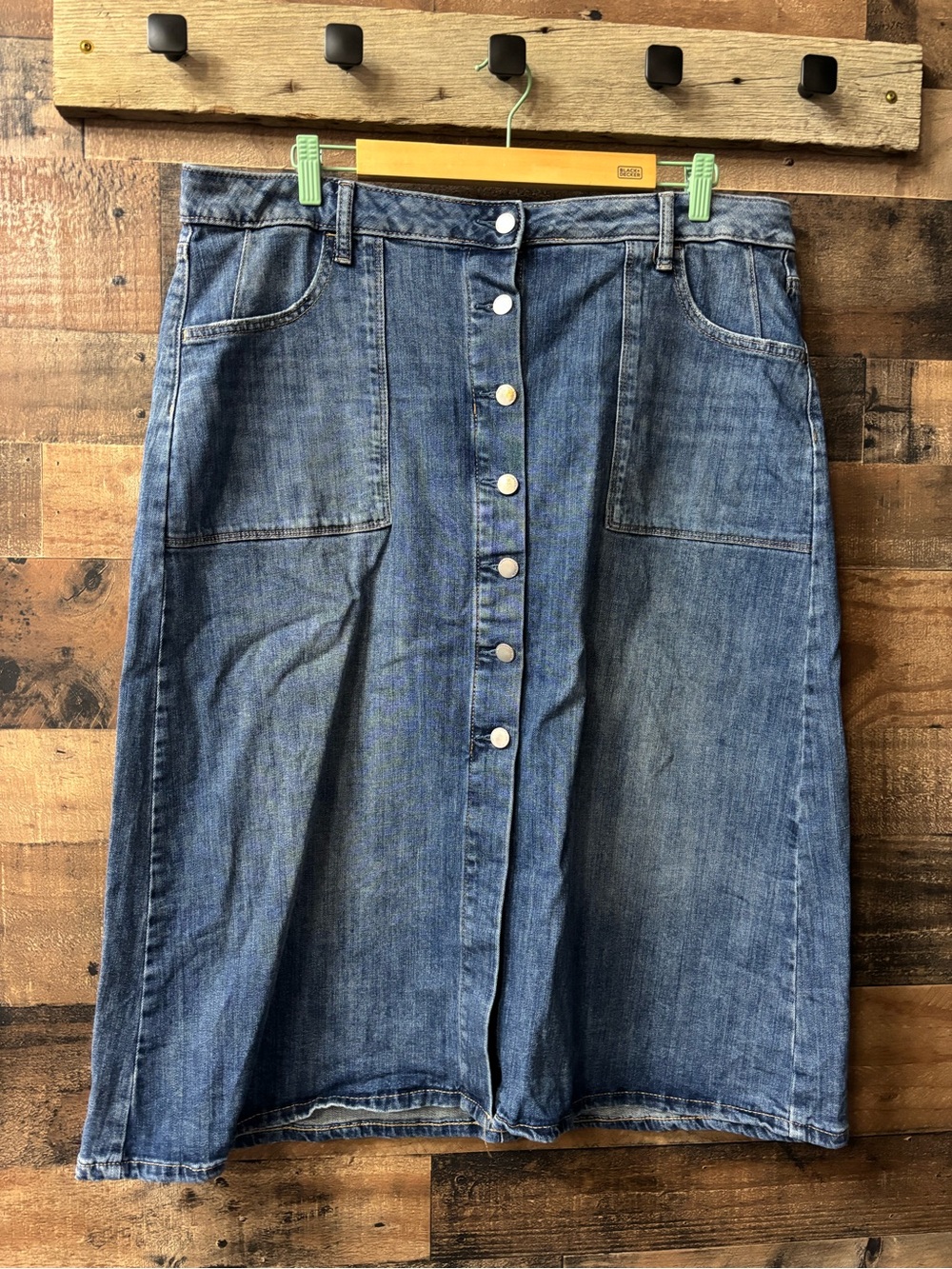 Sonoma Medium Blue Denim Skirt Waist Label View